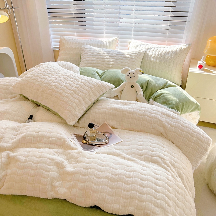 91家纺网 家纺一手货源 找家纺 宜代光年 2025新款兔毛绒菱格纯色简约四件套 兔绒-菱形绿