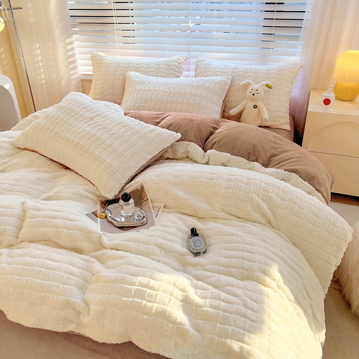 91家纺网 家纺一手货源 找家纺 宜代光年 2025新款兔毛绒菱格纯色简约四件套 兔绒-菱形咖