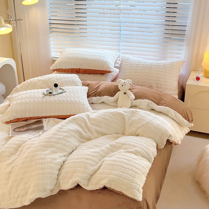 91家纺网 家纺一手货源 找家纺 宜代光年 2025新款兔毛绒菱格纯色简约四件套 兔绒-菱形咖