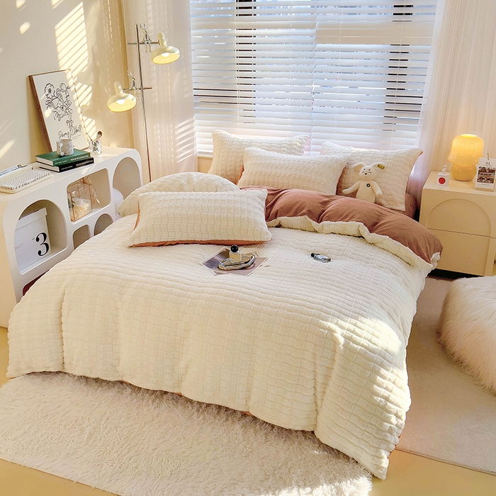 91家纺网 家纺一手货源 找家纺 宜代光年 2025新款兔毛绒菱格纯色简约四件套 兔绒-菱形咖