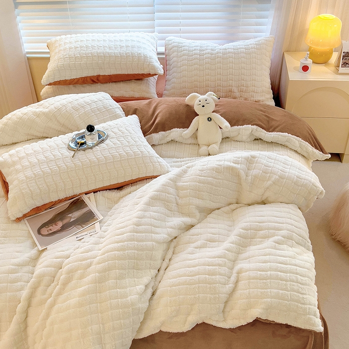 91家纺网 家纺一手货源 找家纺 宜代光年 2025新款兔毛绒菱格纯色简约四件套 兔绒-菱形咖