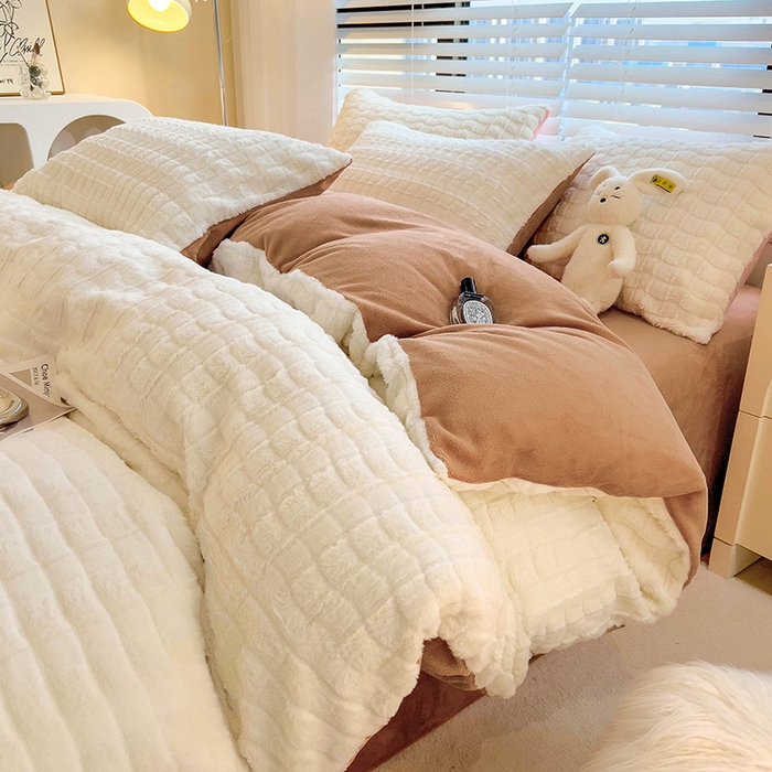 91家纺网 家纺一手货源 找家纺 宜代光年 2025新款兔毛绒菱格纯色简约四件套 兔绒-菱形咖