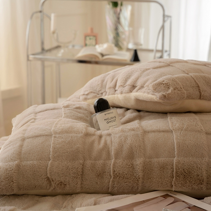 91家纺网 家纺一手货源 找家纺 宜代光年 2025新款柔软皮草级苏力长绒毯系列 卡洛斯-咖