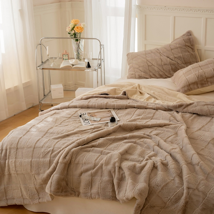 91家纺网 家纺一手货源 找家纺 宜代光年 2025新款柔软皮草级苏力长绒毯系列 卡洛斯-咖