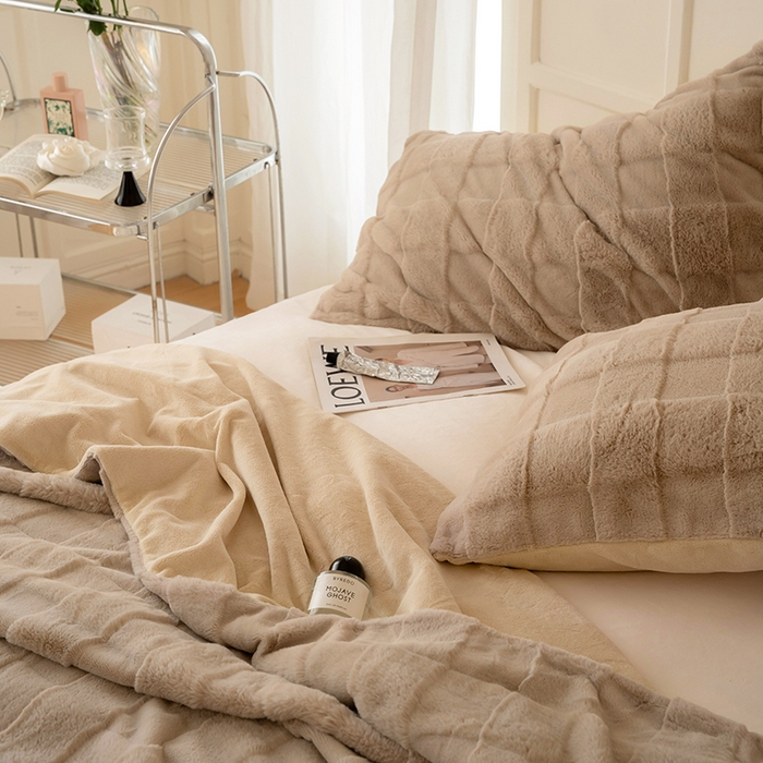 91家纺网 家纺一手货源 找家纺 宜代光年 2025新款柔软皮草级苏力长绒毯系列 卡洛斯-咖