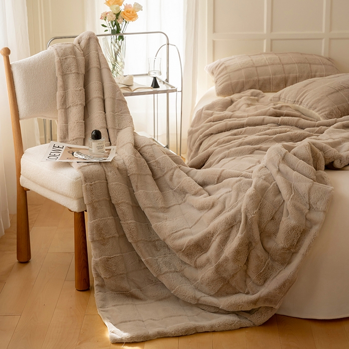 91家纺网 家纺一手货源 找家纺 宜代光年 2025新款柔软皮草级苏力长绒毯系列 卡洛斯-咖