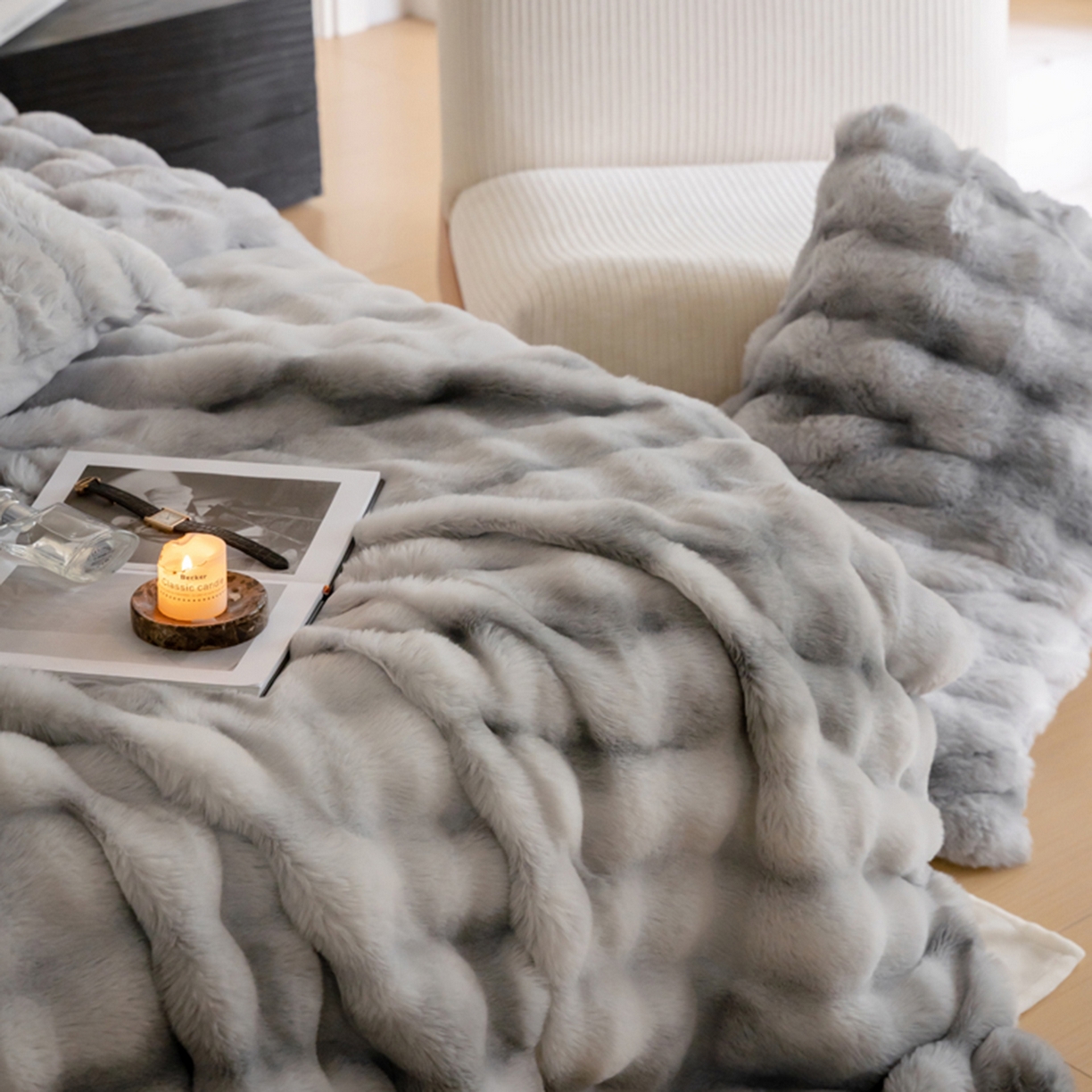 91家纺网 家纺一手货源 找家纺 宜代光年 2025新款柔软皮草级苏力长绒毯系列 科伦娜-炫彩灰
