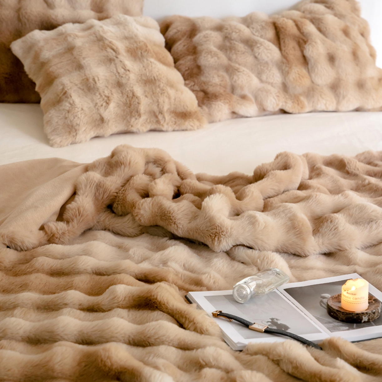 91家纺网 家纺一手货源 找家纺 宜代光年 2025新款柔软皮草级苏力长绒毯系列 科伦娜-炫彩咖