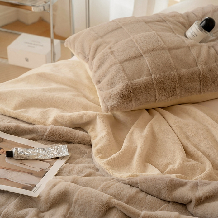 91家纺网 家纺一手货源 找家纺 宜代光年 2025新款柔软皮草级苏力长绒毯系列 卡洛斯-咖