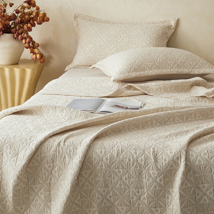 91家纺网 家纺一手货源 找家纺 桂雅居 2025新款棉麻三层纱加厚床盖三件套 （会员减10，最低控价券后298） 米字格