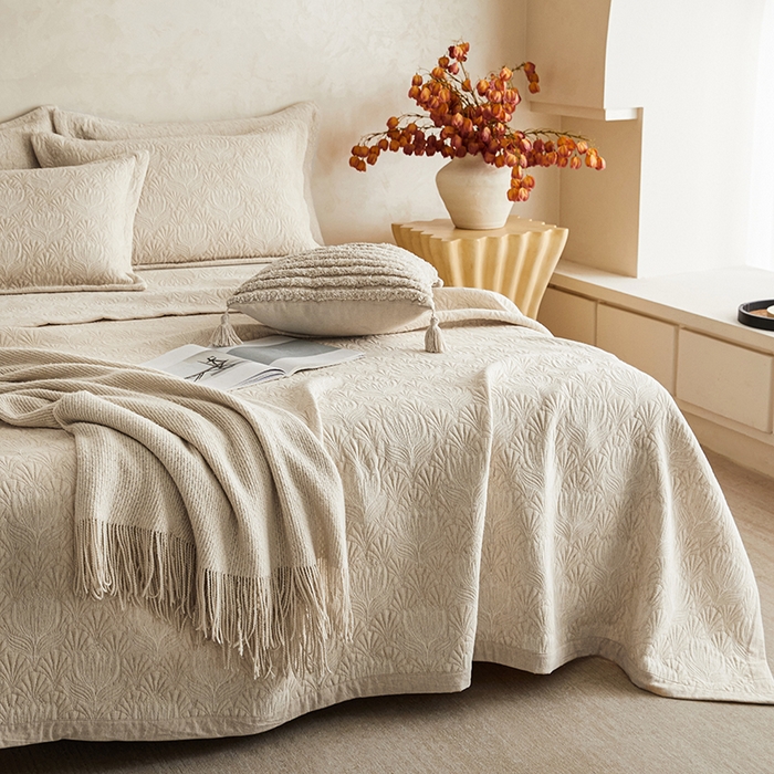 91家纺网 家纺一手货源 找家纺 桂雅居 2025新款棉麻三层纱加厚床盖三件套 （会员减10，最低控价券后298） 如梦