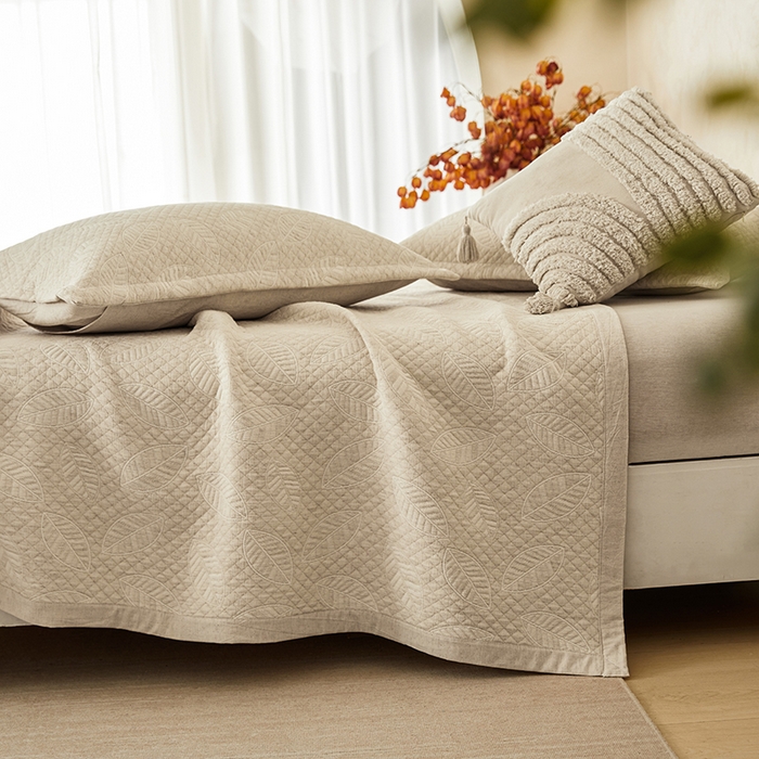 91家纺网 家纺一手货源 找家纺 桂雅居 2025新款棉麻三层纱加厚床盖三件套 （会员减10，最低控价券后298） 叶之峰