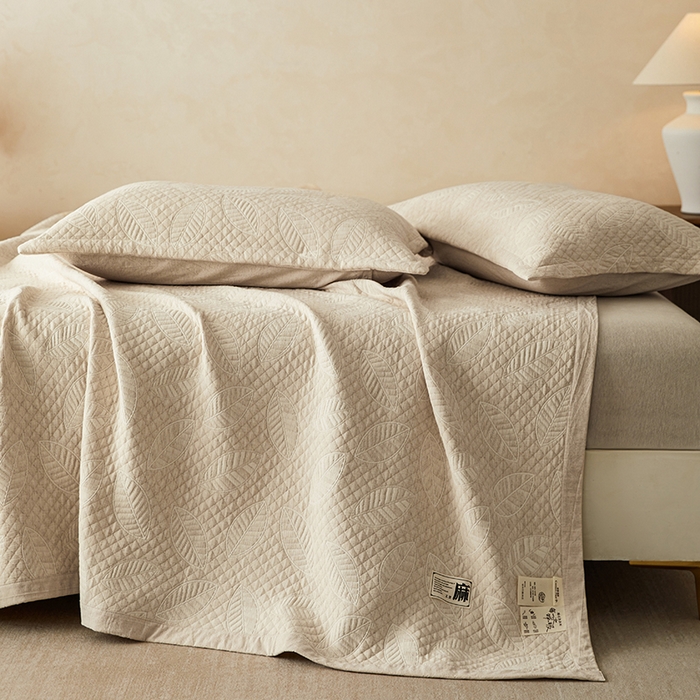 91家纺网 家纺一手货源 找家纺 桂雅居 2025新款棉麻三层纱加厚床盖三件套 （会员减10，最低控价券后298） 叶之峰