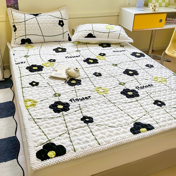 91家纺网 家纺一手货源 找家纺 （总）宜代光年 2025新款牛奶绒夹棉床垫床盖