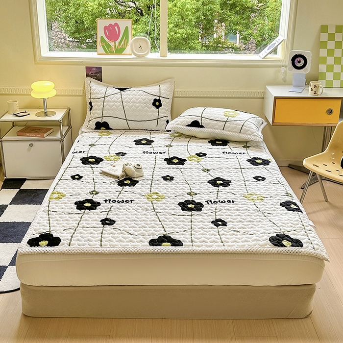 91家纺网 家纺一手货源 找家纺 （总）宜代光年 2025新款牛奶绒夹棉床垫床盖