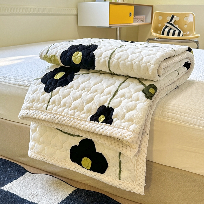 91家纺网 家纺一手货源 找家纺 （总）宜代光年 2025新款牛奶绒夹棉床垫床盖