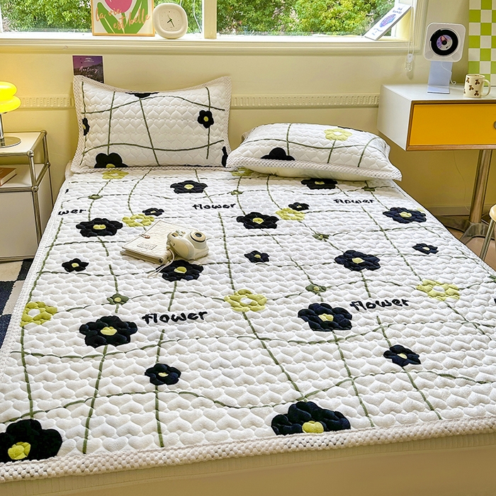 91家纺网 家纺一手货源 找家纺 （总）宜代光年 2025新款牛奶绒夹棉床垫床盖