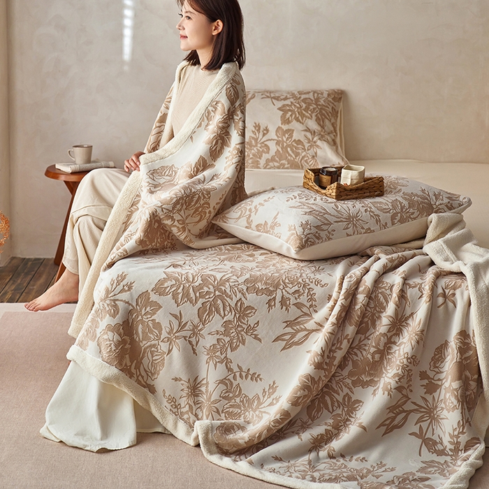 91家纺网 家纺一手货源 找家纺 （总）宜代光年 2025新款牛奶绒雕花复合毛毯系列