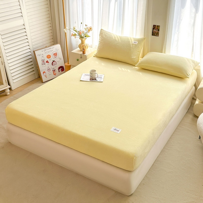 91家纺网 家纺一手货源 找家纺 贝扬思家纺 2025新款牛奶绒纯色单床笠-home系列 Home-鹅黄