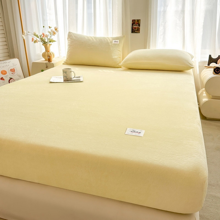 91家纺网 家纺一手货源 找家纺 贝扬思家纺 2025新款牛奶绒纯色单床笠-home系列 Home-鹅黄