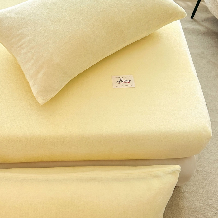 91家纺网 家纺一手货源 找家纺 贝扬思家纺 2025新款牛奶绒纯色单床笠-home系列 Home-鹅黄