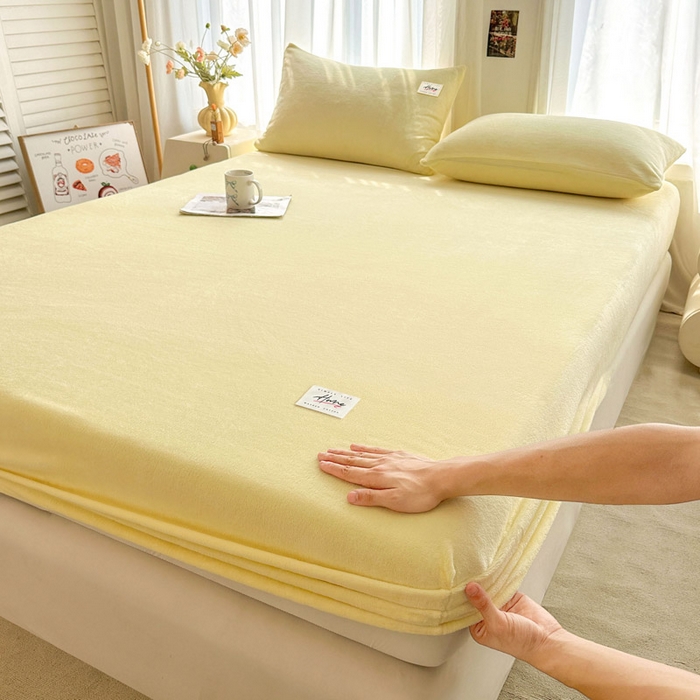 91家纺网 家纺一手货源 找家纺 贝扬思家纺 2025新款牛奶绒纯色单床笠-home系列 Home-鹅黄