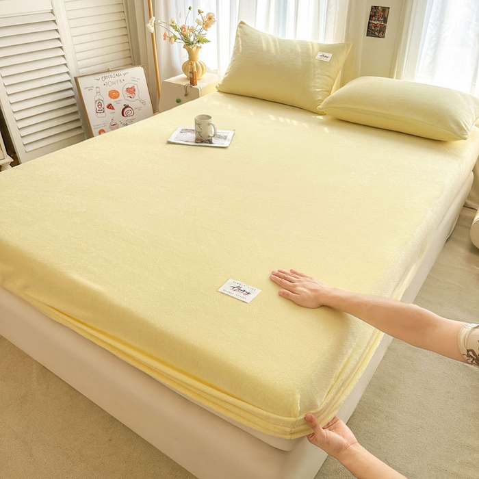 91家纺网 家纺一手货源 找家纺 贝扬思家纺 2025新款牛奶绒纯色单床笠-home系列 Home-鹅黄