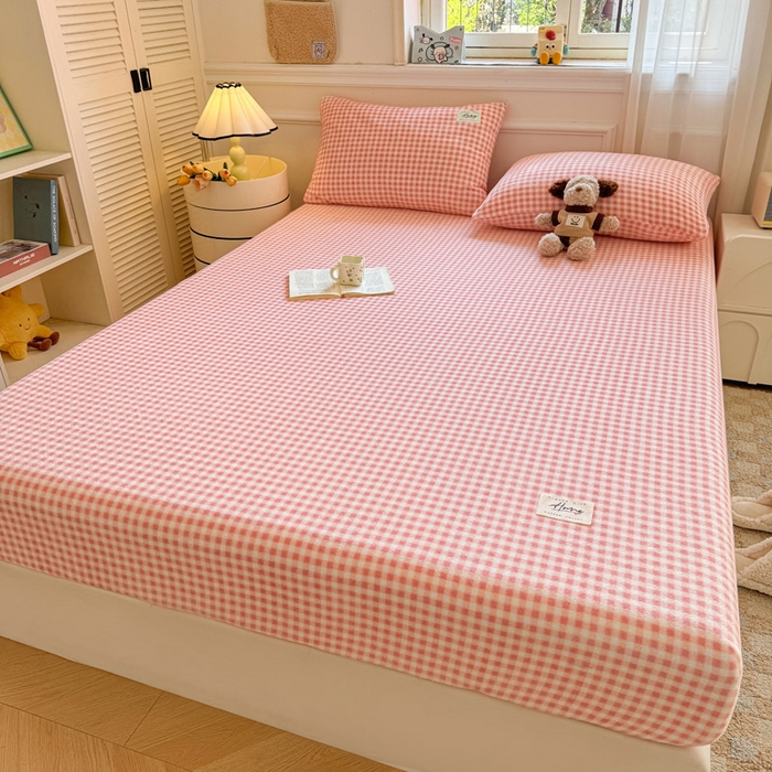 91家纺网 家纺一手货源 找家纺 贝扬思家纺 2025新款牛奶绒纯色单床笠-home系列 Home-粉格