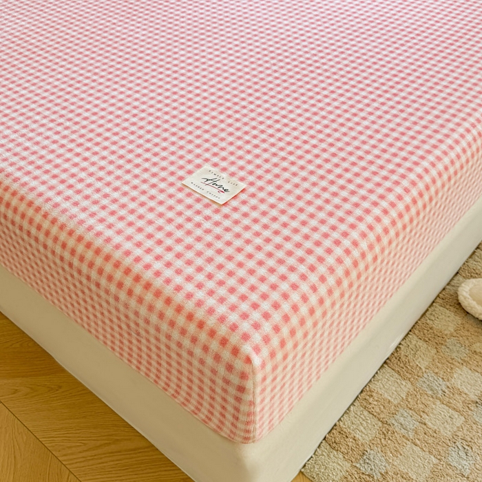 91家纺网 家纺一手货源 找家纺 贝扬思家纺 2025新款牛奶绒纯色单床笠-home系列 Home-粉格