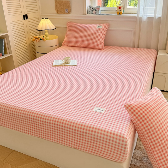 91家纺网 家纺一手货源 找家纺 贝扬思家纺 2025新款牛奶绒纯色单床笠-home系列 Home-粉格