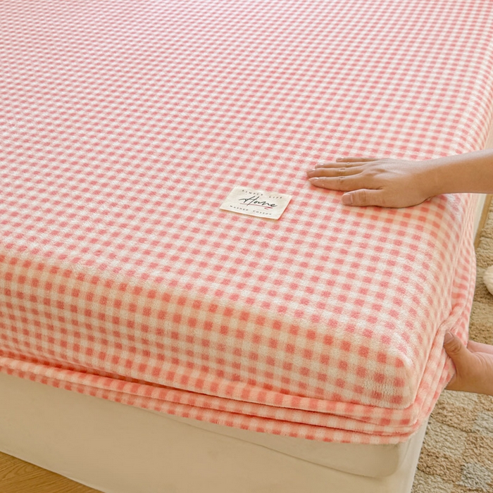 91家纺网 家纺一手货源 找家纺 贝扬思家纺 2025新款牛奶绒纯色单床笠-home系列 Home-粉格