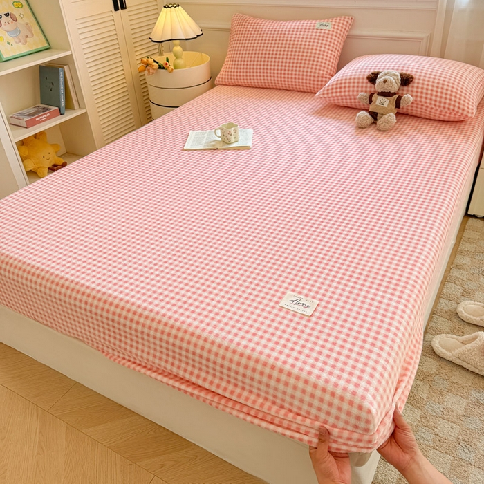 91家纺网 家纺一手货源 找家纺 贝扬思家纺 2025新款牛奶绒纯色单床笠-home系列 Home-粉格