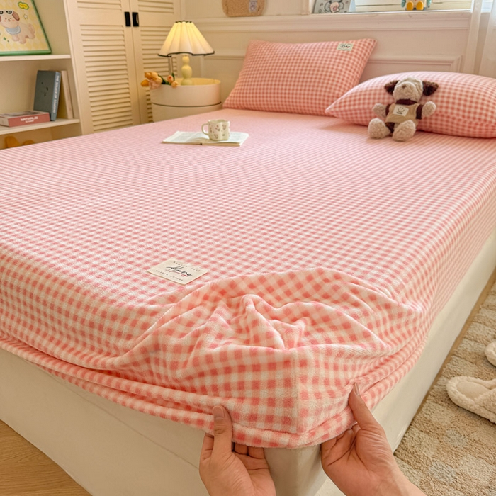 91家纺网 家纺一手货源 找家纺 贝扬思家纺 2025新款牛奶绒纯色单床笠-home系列 Home-粉格