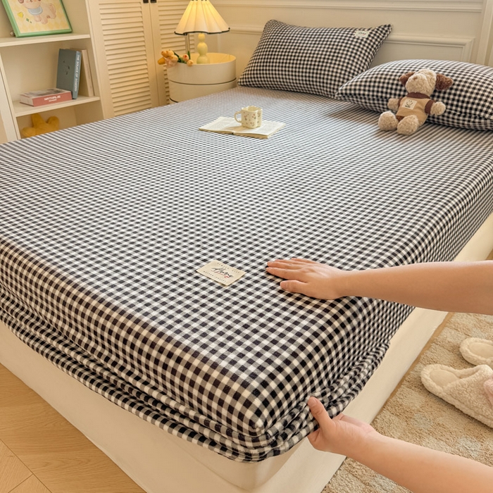 91家纺网 家纺一手货源 找家纺 贝扬思家纺 2025新款牛奶绒纯色单床笠-home系列 Home-黑格