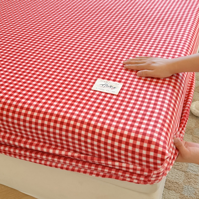 91家纺网 家纺一手货源 找家纺 贝扬思家纺 2025新款牛奶绒纯色单床笠-home系列 Home-红格