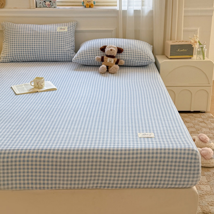 91家纺网 家纺一手货源 找家纺 贝扬思家纺 2025新款牛奶绒纯色单床笠-home系列 Home-蓝格