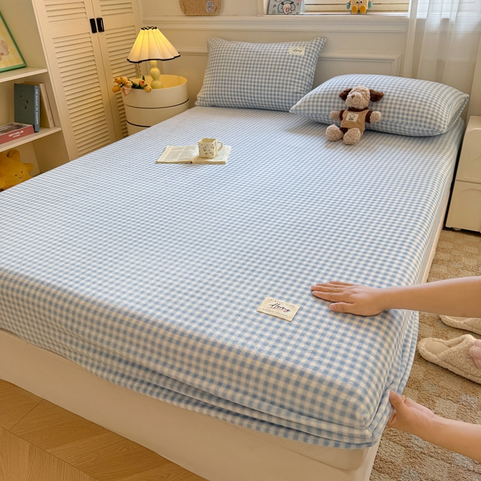 91家纺网 家纺一手货源 找家纺 贝扬思家纺 2025新款牛奶绒纯色单床笠-home系列 Home-蓝格