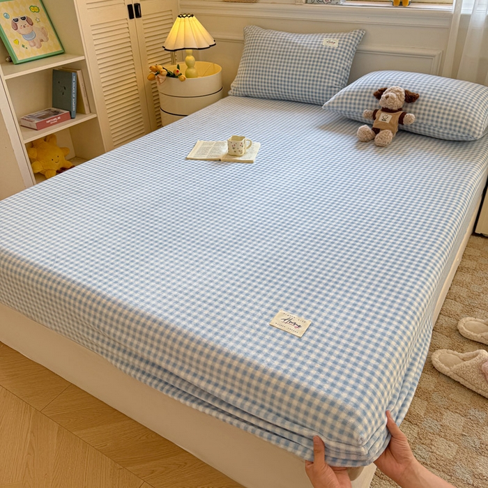 91家纺网 家纺一手货源 找家纺 贝扬思家纺 2025新款牛奶绒纯色单床笠-home系列 Home-蓝格