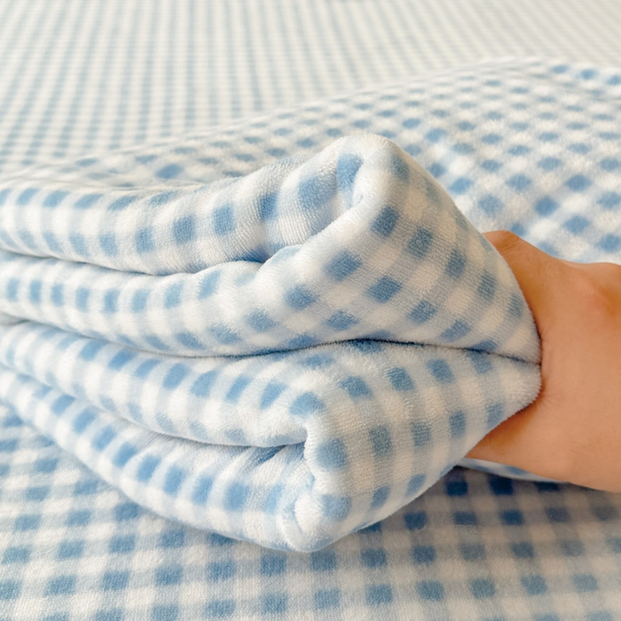 91家纺网 家纺一手货源 找家纺 贝扬思家纺 2025新款牛奶绒纯色单床笠-home系列 Home-蓝格