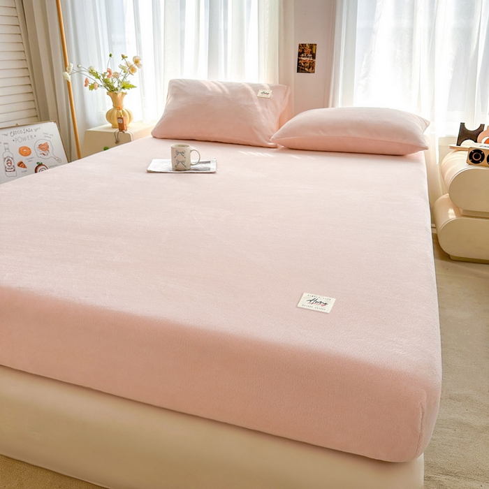 91家纺网 家纺一手货源 找家纺 贝扬思家纺 2025新款牛奶绒纯色单床笠-home系列 Home-浅粉