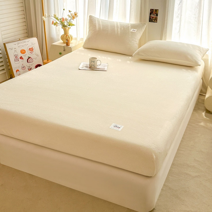 91家纺网 家纺一手货源 找家纺 贝扬思家纺 2025新款牛奶绒纯色单床笠-home系列 Home-浅黄