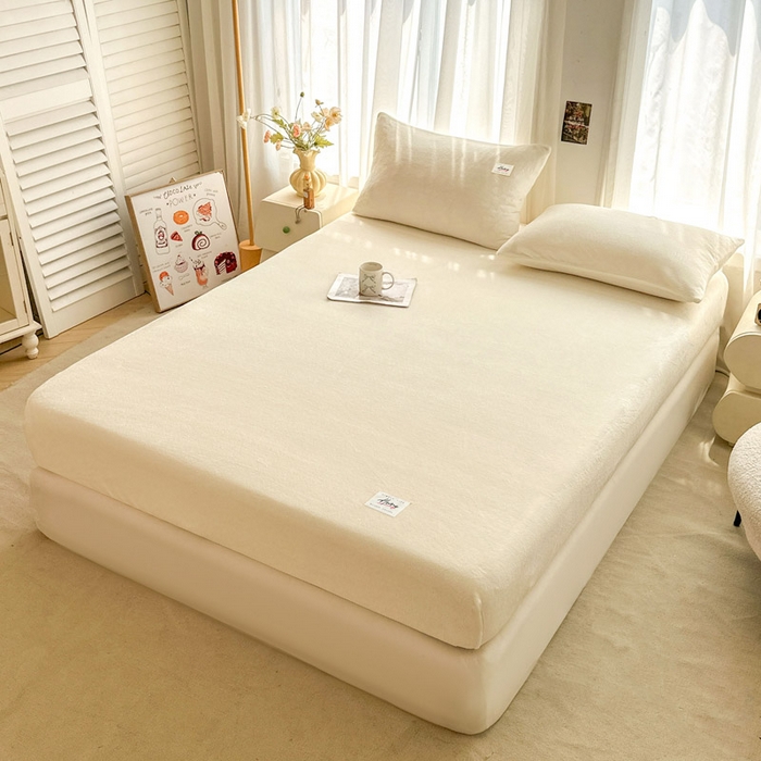 91家纺网 家纺一手货源 找家纺 贝扬思家纺 2025新款牛奶绒纯色单床笠-home系列 Home-浅黄