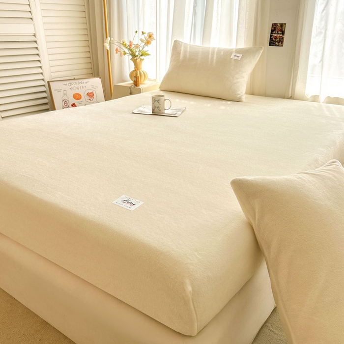 91家纺网 家纺一手货源 找家纺 贝扬思家纺 2025新款牛奶绒纯色单床笠-home系列 Home-浅黄