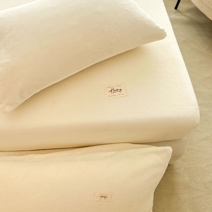 91家纺网 家纺一手货源 找家纺 贝扬思家纺 2025新款牛奶绒纯色单床笠-home系列 Home-浅黄