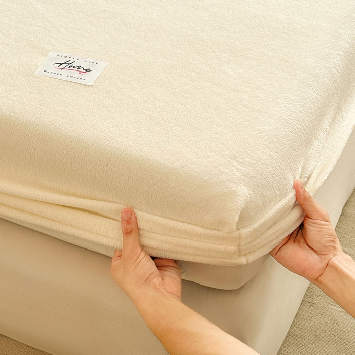 91家纺网 家纺一手货源 找家纺 贝扬思家纺 2025新款牛奶绒纯色单床笠-home系列 Home-浅黄