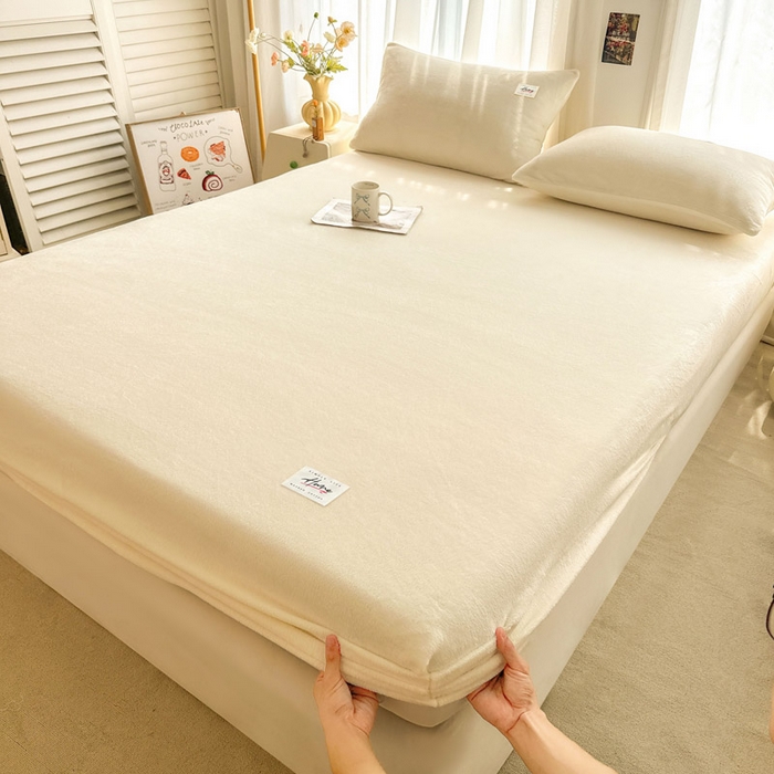 91家纺网 家纺一手货源 找家纺 贝扬思家纺 2025新款牛奶绒纯色单床笠-home系列 Home-浅黄