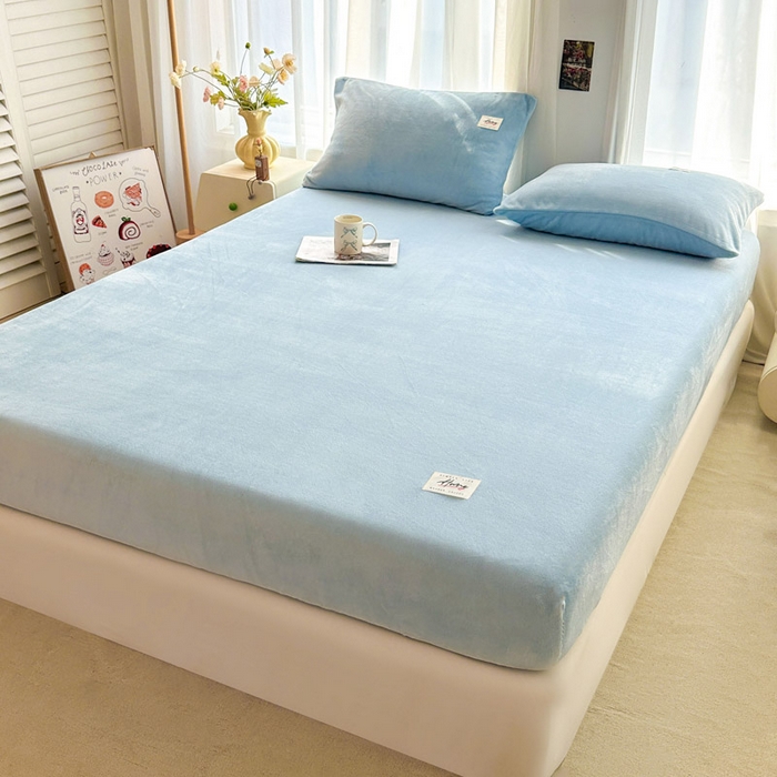 91家纺网 家纺一手货源 找家纺 贝扬思家纺 2025新款牛奶绒纯色单床笠-home系列 Home-浅蓝