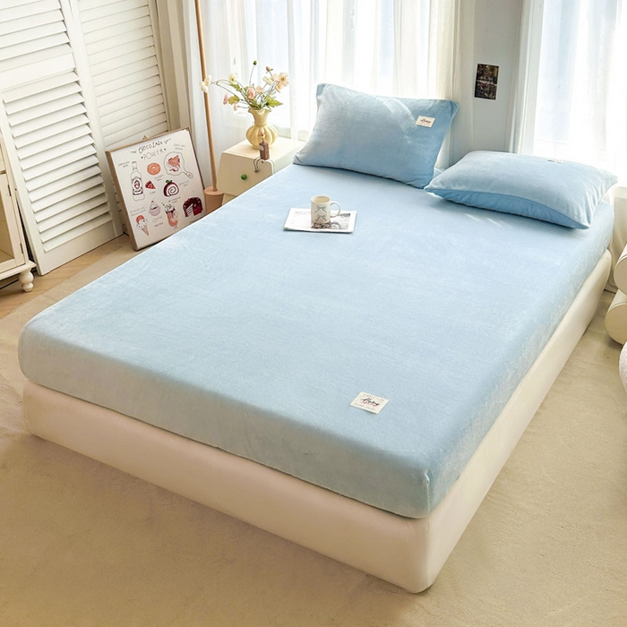 91家纺网 家纺一手货源 找家纺 贝扬思家纺 2025新款牛奶绒纯色单床笠-home系列 Home-浅蓝