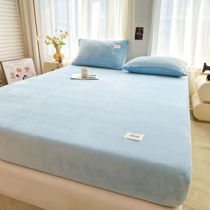 91家纺网 家纺一手货源 找家纺 贝扬思家纺 2025新款牛奶绒纯色单床笠-home系列 Home-浅蓝