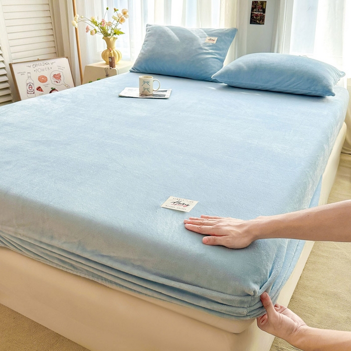 91家纺网 家纺一手货源 找家纺 贝扬思家纺 2025新款牛奶绒纯色单床笠-home系列 Home-浅蓝